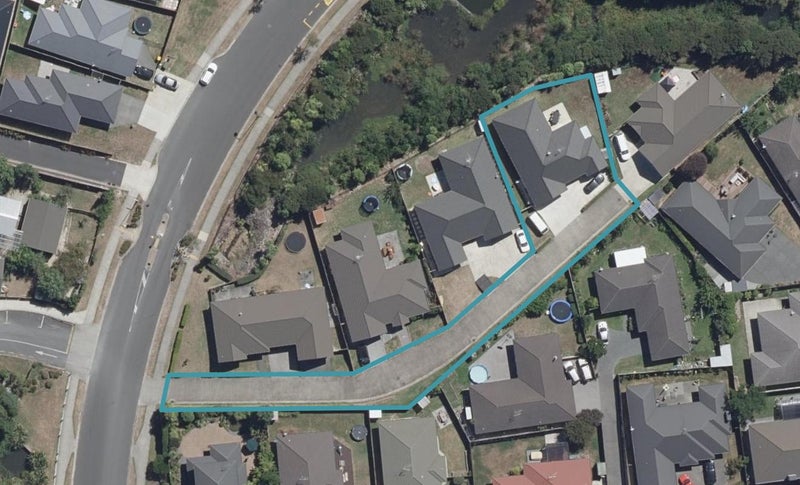 80 Barrington Drive, Huntington, Hamilton - Carousel 1