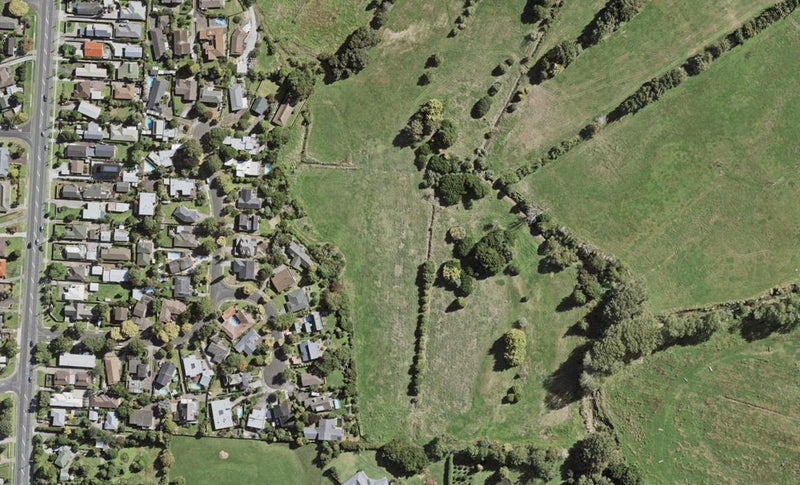 214 Otuwairoa Esplanade, Ōpaheke, Papakura - Carousel 1