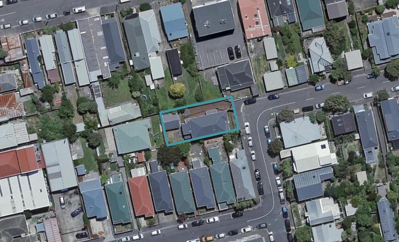 18 Princess Terrace, Newtown, Wellington - Carousel 1