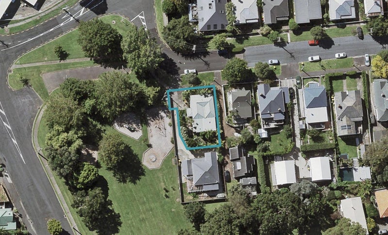 43 Ewen Alison Avenue, Devonport, Auckland - Carousel 1