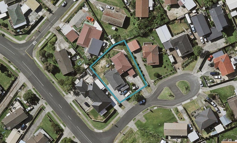 1/4 Espada Place, Clover Park, Auckland - Carousel 1