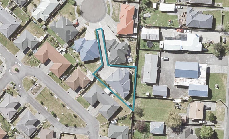 16 Woodland Grove, Wainuiomata, Lower Hutt - Carousel 1