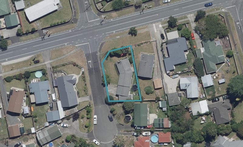 1 Guy Place, Melville, Hamilton - Carousel 1