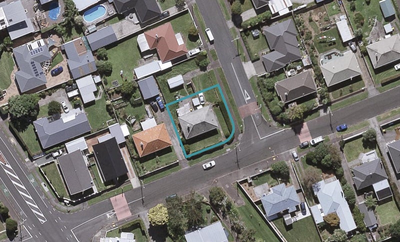 7 Karaka Street, Merrilands, New Plymouth - Carousel 1