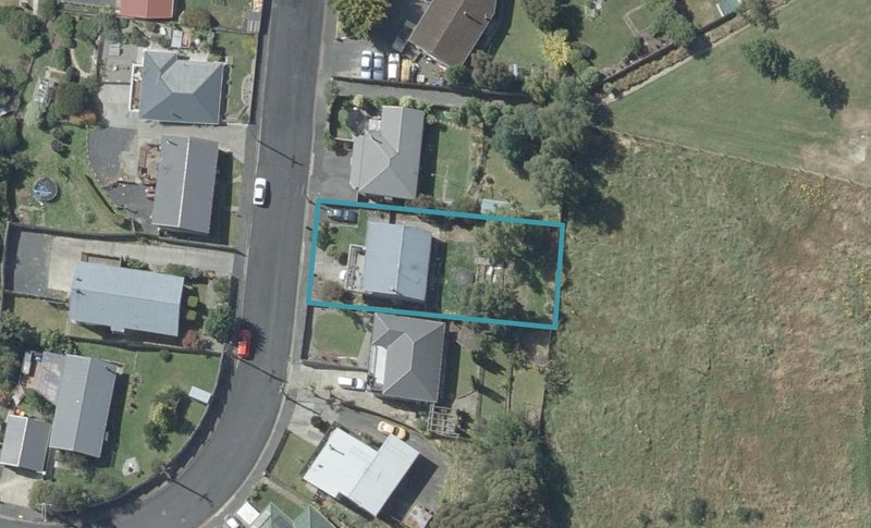 90 Roy Crescent, Concord, Dunedin - Carousel 1