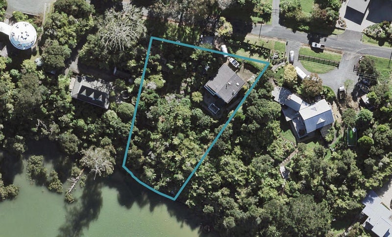 43 Chatham Avenue, Paremoremo, Auckland - Carousel 1