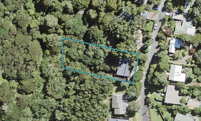 81 Kauri Point Road, Laingholm, Auckland - Carousel 1