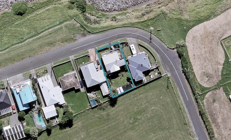 3 Tiromoana Crescent, Bell Block, New Plymouth - Carousel 1