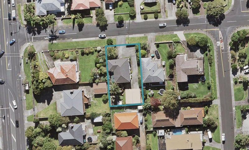 1 Felgrove Street, Glendene, Auckland - Carousel 1