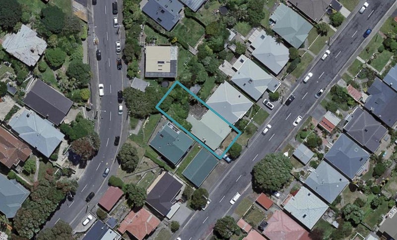 42 Hohiria Road, Hataitai, Wellington - Carousel 1