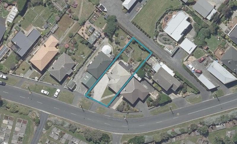 135 Tahuna Road, Andersons Bay, Dunedin - Carousel 1