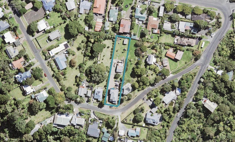 20 Lookout Drive, Laingholm, Auckland - Carousel 1