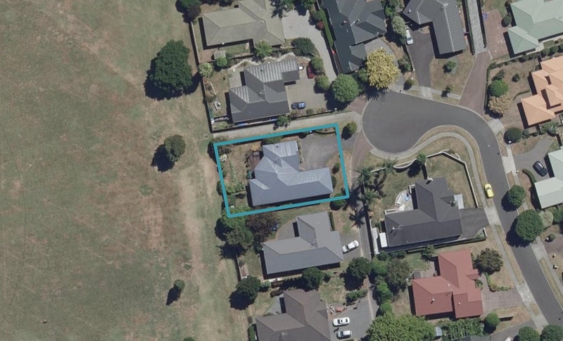 15 Greenough Place, Rototuna, Hamilton - Carousel 1