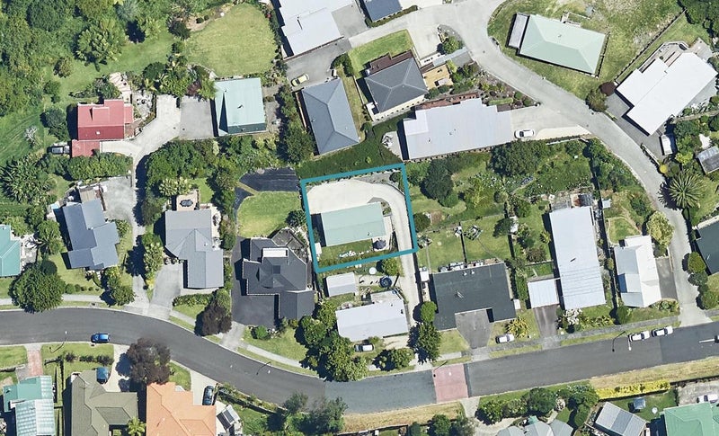 13B Winiata Street, Brookfield, Tauranga - Carousel 1
