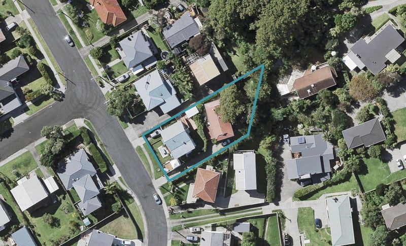2/12 Cassino Street, Bayswater, Auckland - Carousel 1