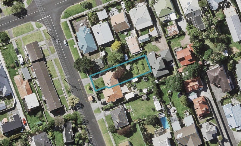 2B Wesley Street, Devonport, Auckland - Carousel 1