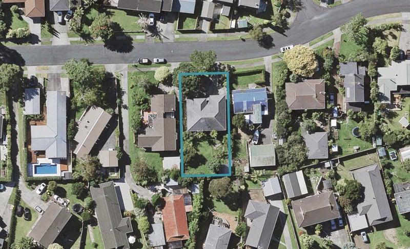 21 La Perouse Street, Botany Downs, Auckland - Carousel 1
