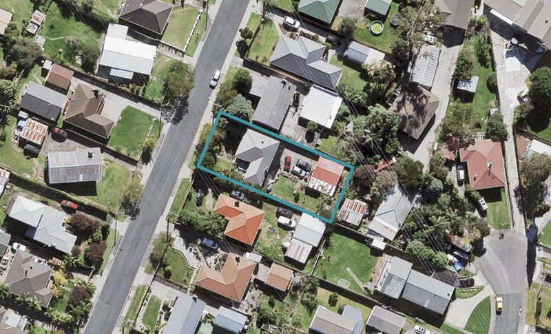 116 Cobham Crescent, Kelston, Auckland - Carousel 1