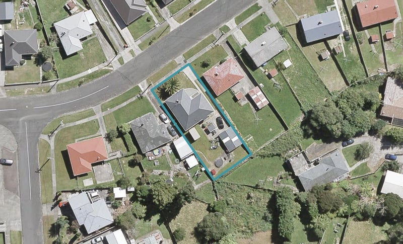 47 Delaney Drive, Stokes Valley, Lower Hutt - Carousel 1