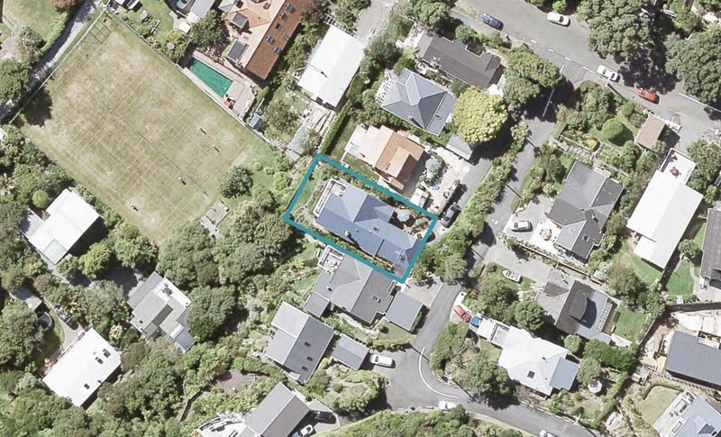 6 Manuka Terrace, Eastbourne, Lower Hutt - Carousel 1