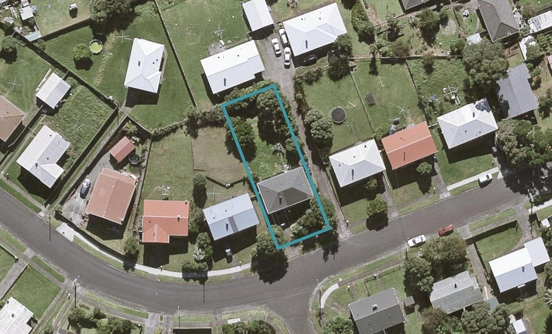 10 Marama Crescent, Spotswood, New Plymouth - Carousel 1