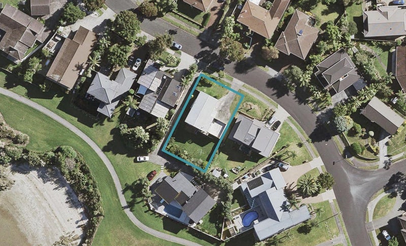 39 St Annes Crescent, Wattle Downs, Auckland - Carousel 1