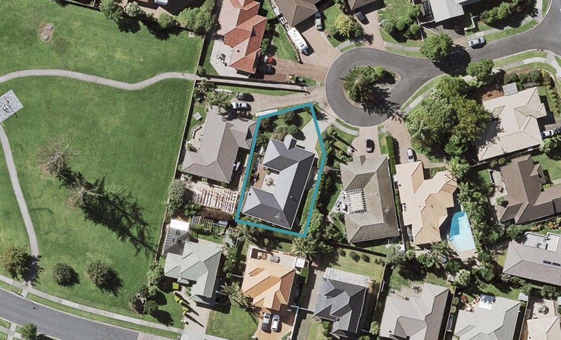 10 Pebble Beach Place, Golflands, Auckland - Carousel 1