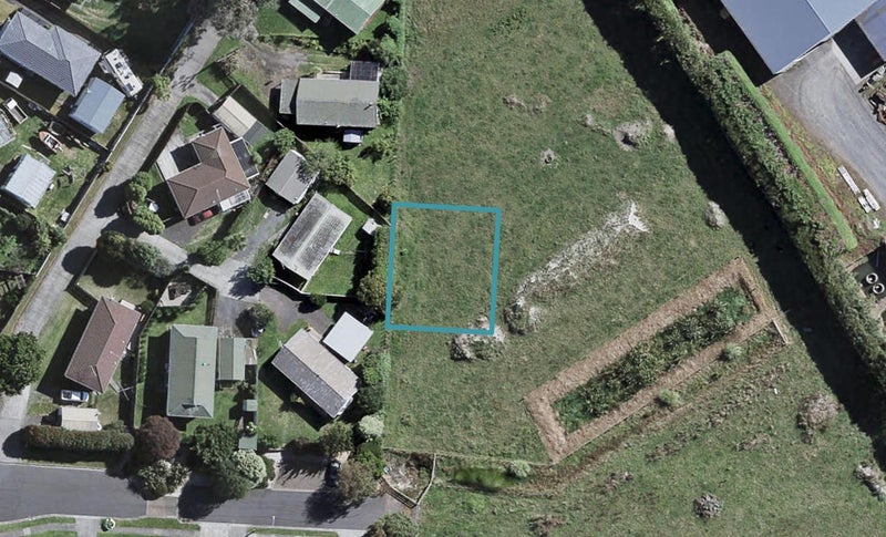 66 Hamilton Drive, Waiuku, Waiuku - Carousel 1