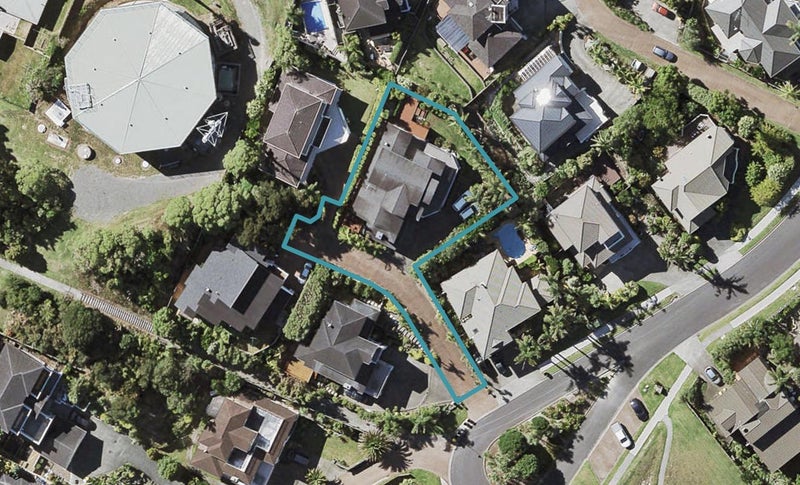 83 Penguin Drive, Murrays Bay, Auckland - Carousel 1