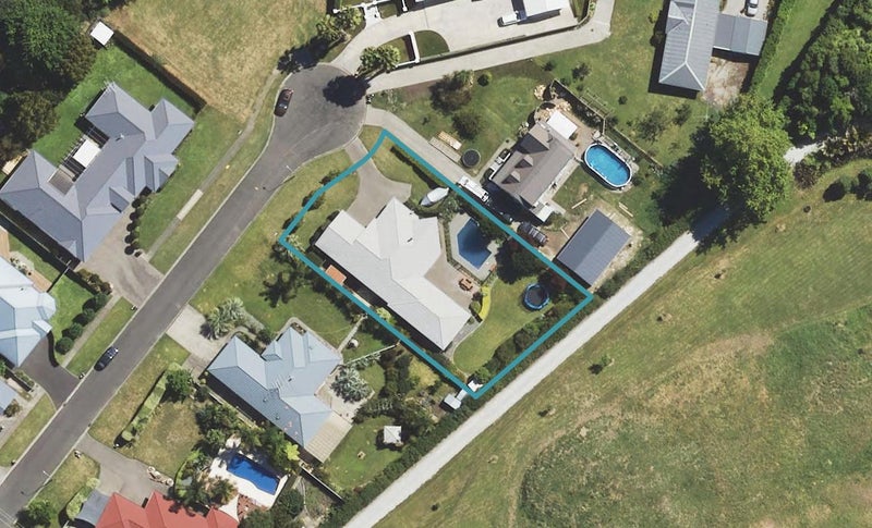 9 Kingfisher Drive, Whataupoko, Gisborne - Carousel 1