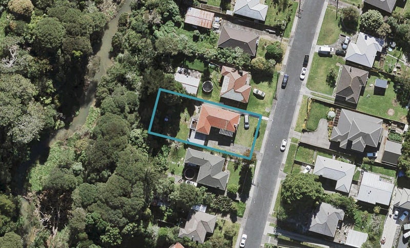 32 Glen Marine Parade, Glendene, Auckland - Carousel 1