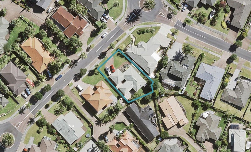 4 San Fernando Way, Henderson, Auckland - Carousel 1