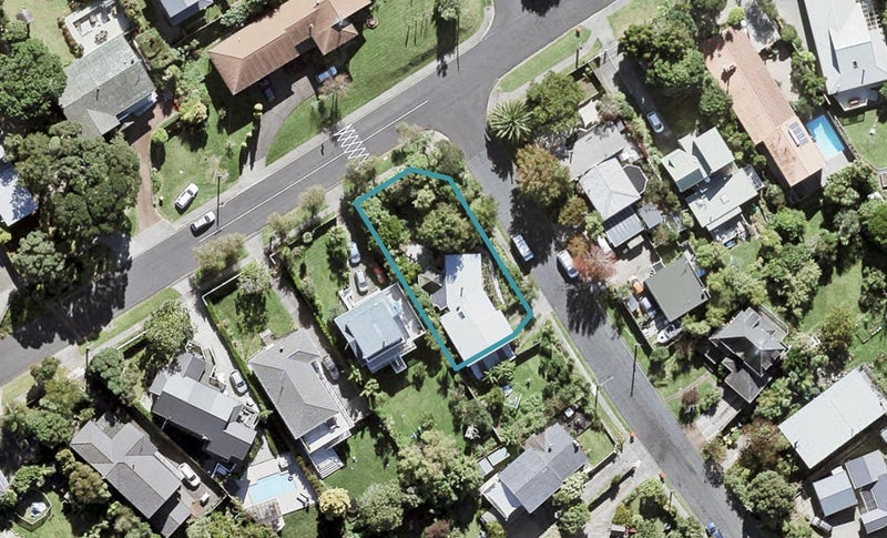 13 Rewi Street, Torbay, Auckland - Carousel 1
