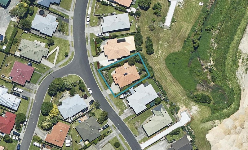 15 Sunvale Place, Gate Pa, Tauranga - Carousel 1