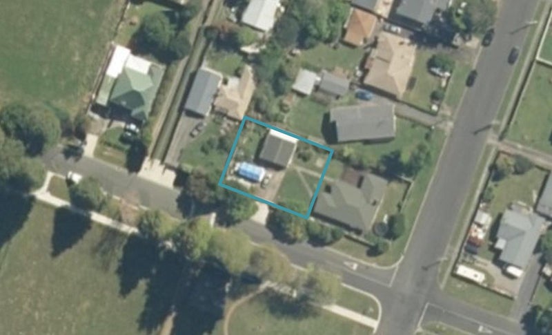 5 Thompson Street, Leamington, Cambridge - Carousel 1