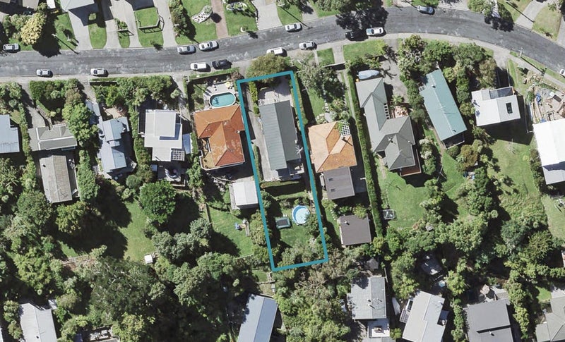 28 Peter Terrace, Castor Bay, Auckland - Carousel 1