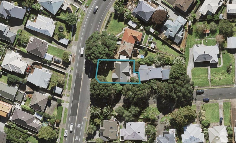 2B Budock Road, Hillsborough, Auckland - Carousel 1