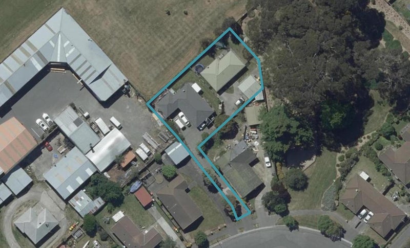 2/15 McHaffies Place, Wainoni, Christchurch - Carousel 1