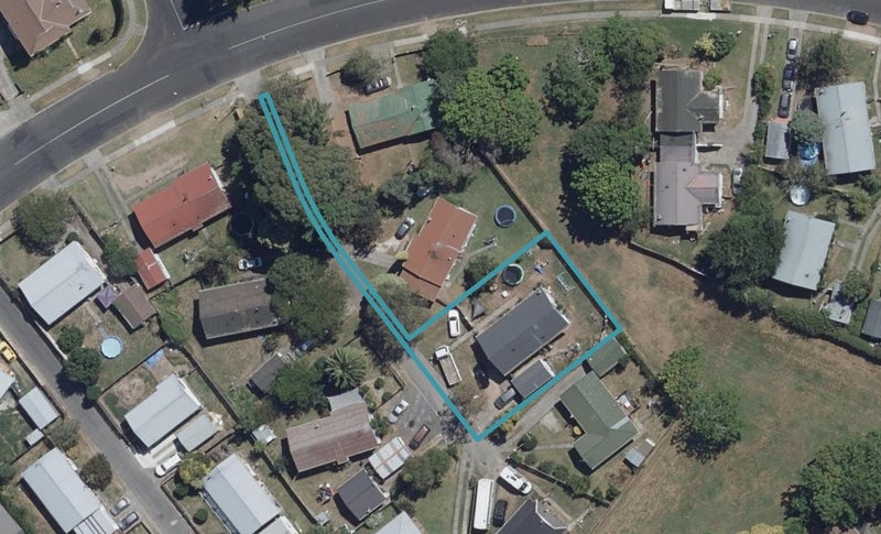 21 Crawshaw Drive, Nawton, Hamilton - Carousel 1