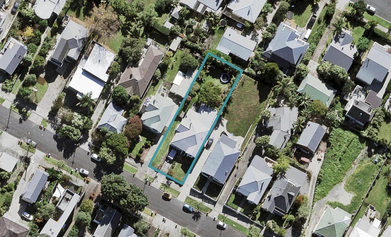 27 Springfield Road, Morningside, Auckland - Carousel 1