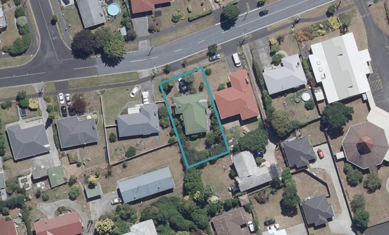 84 Mansel Avenue, Hillcrest, Hamilton - Carousel 1