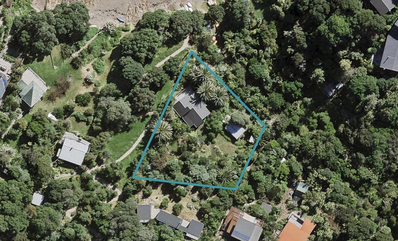2 Te Aroha Avenue, Oneroa, Waiheke Island - Carousel 1
