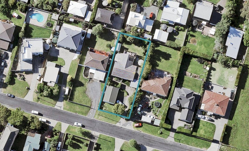 7 Karaka Road, Beachlands, Auckland - Carousel 1