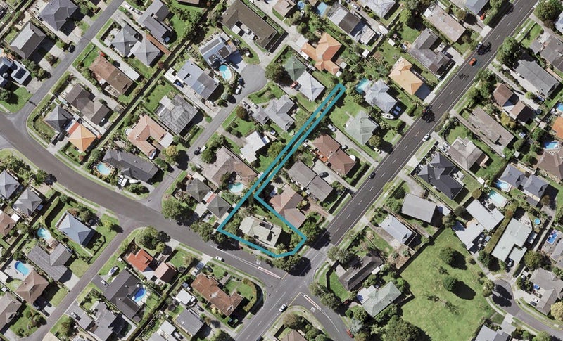 45 Prince Regent Drive, Half Moon Bay, Auckland - Carousel 1