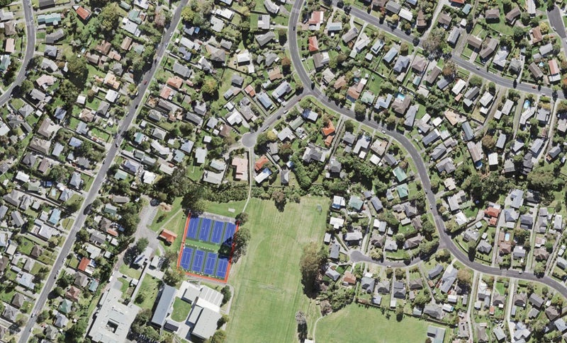 9 Firle Place, Green Bay, Auckland - Carousel 1
