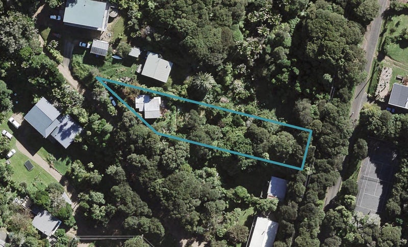 22 Valley Road, Omiha, Waiheke Island - Carousel 1