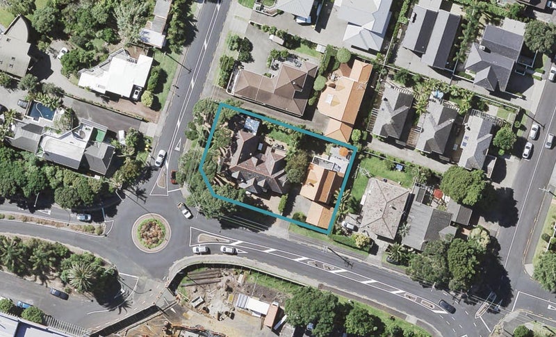 2/18 Omana Road, Milford, Auckland - Carousel 1