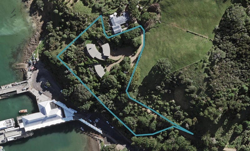 7 Oceanview Road, Oneroa, Waiheke Island - Carousel 1