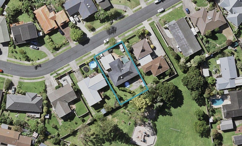 9 Serrita Avenue, Sunnyhills, Auckland - Carousel 1