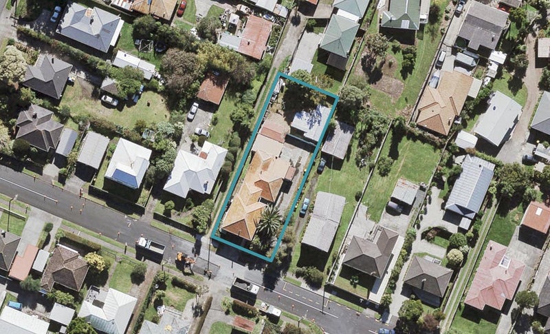 6 Beaubank Road, Kelston, Auckland - Carousel 1